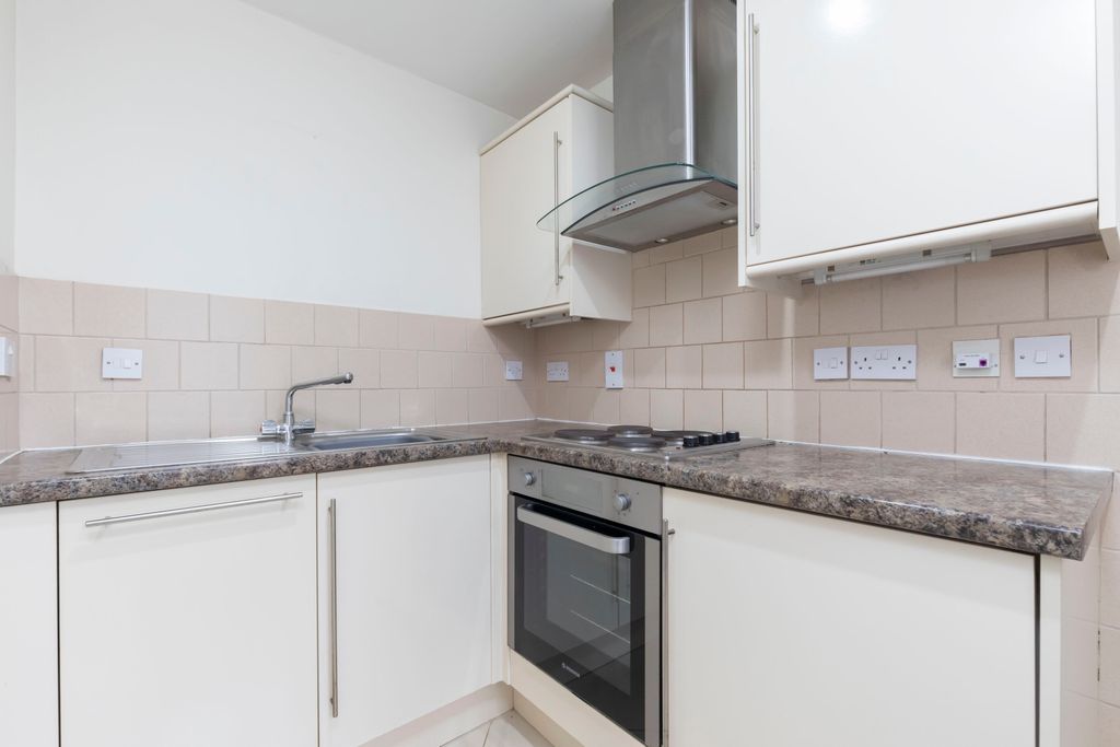 Property photo 1 of 8 Flat 2, Arkle House-01