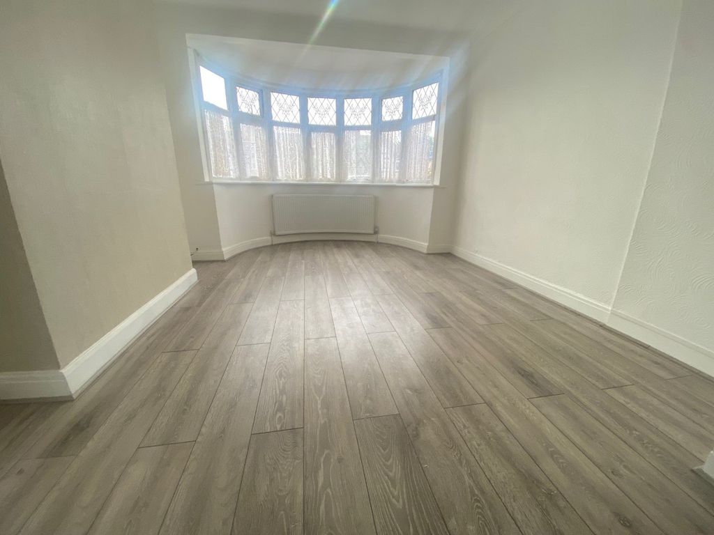 Property photo 2 of 12 Gallery