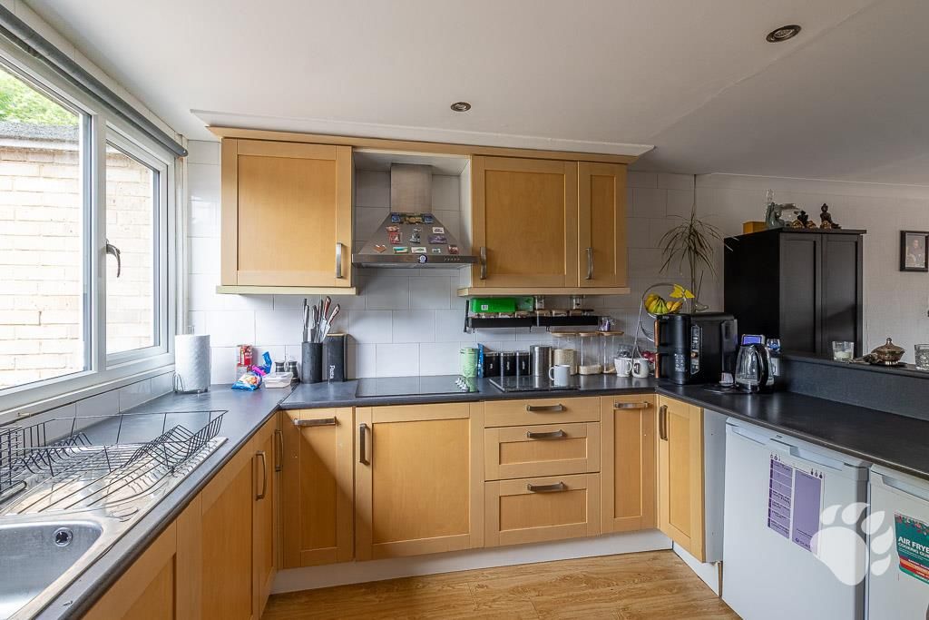 Property photo 2 of 20 Kitchen