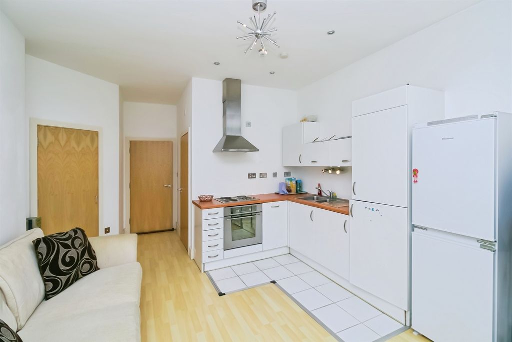 Property photo 3 of 13