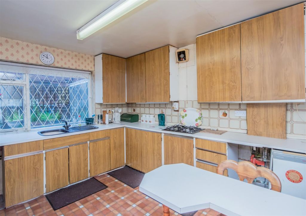 Property photo 3 of 26 Ktchen: