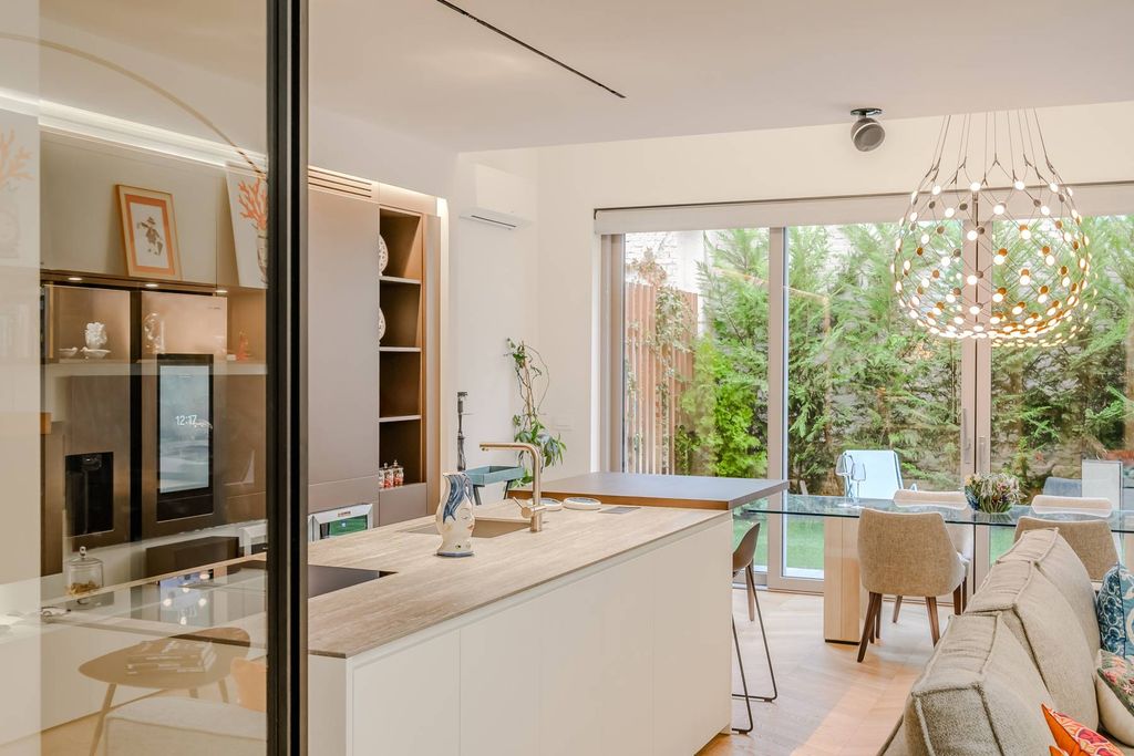 Property photo 1 of 29