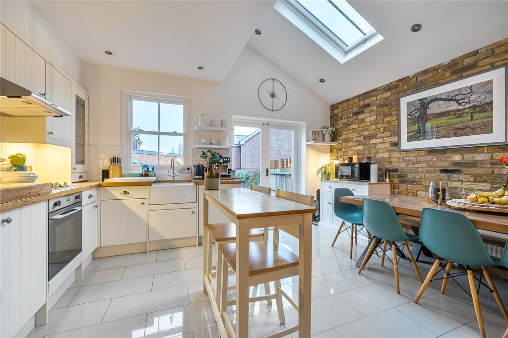 Property photo 2 of 30 Picture No. 17