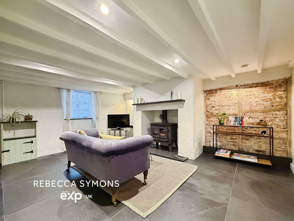 Property photo 3 of 35