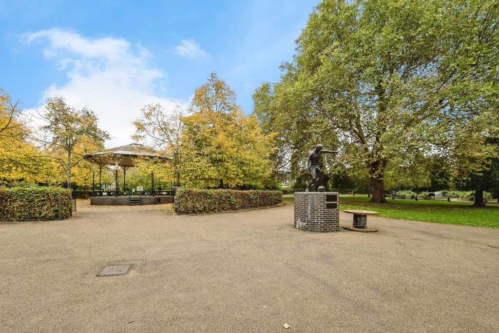 Property photo 2 of 34 Photo