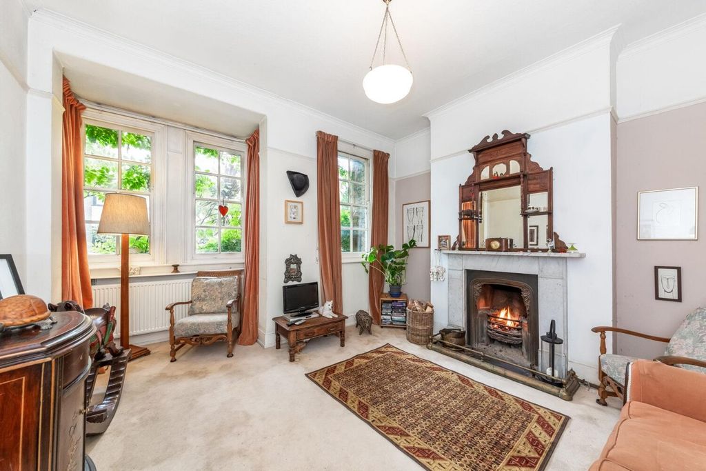 Property photo 2 of 22 19