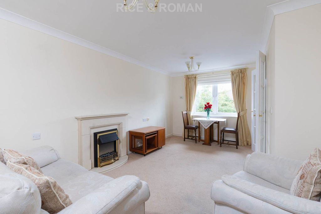 Property photo 2 of 14