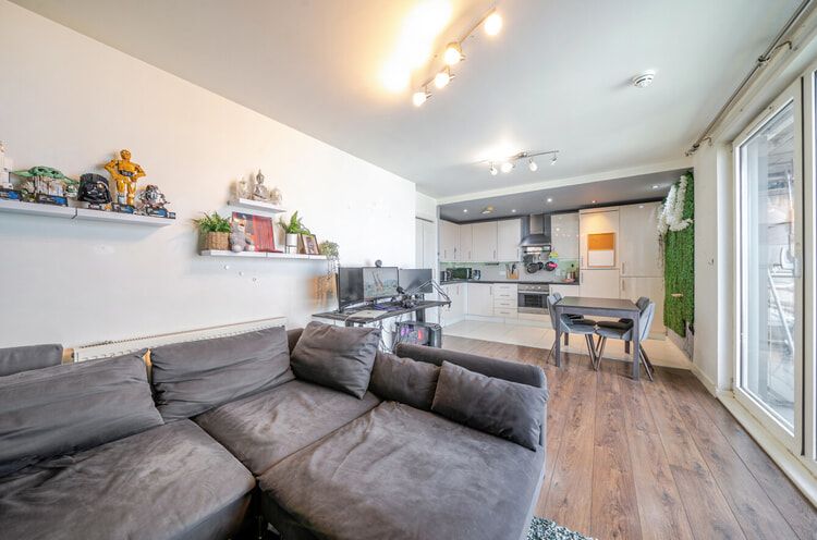 Property photo 1 of 11