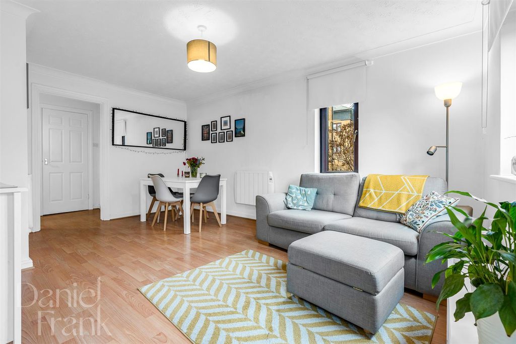 Property photo 3 of 14