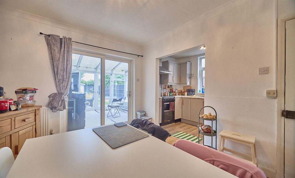 Property photo 3 of 15 Sunnydale Rd_11.Jpg