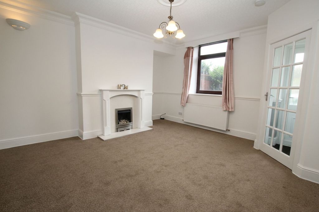 Property photo 2 of 28