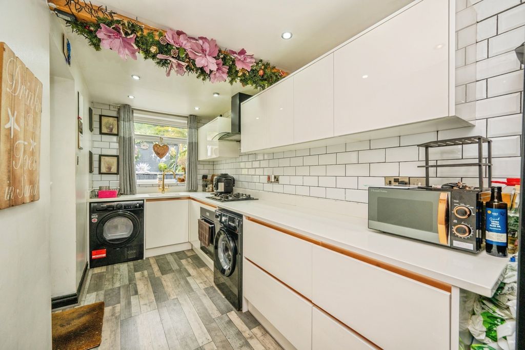 Property photo 2 of 21 Pbox-Img.Jpg