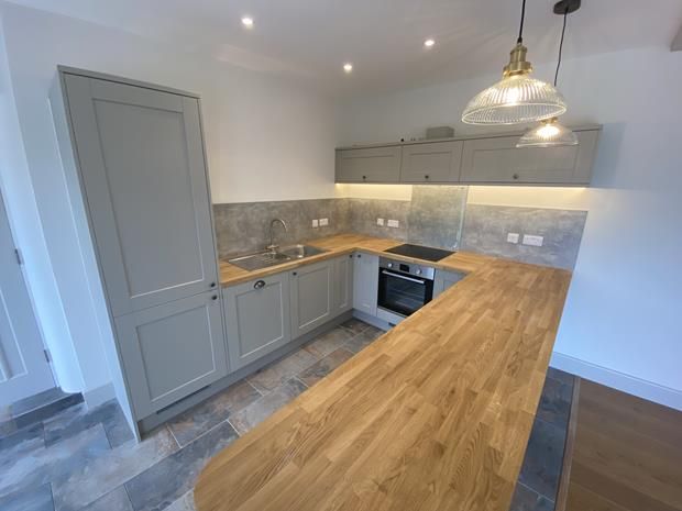 Property photo 2 of 10 Kitchen