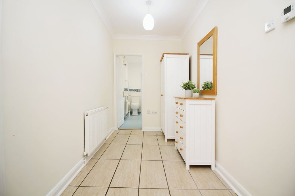 Property photo 3 of 27