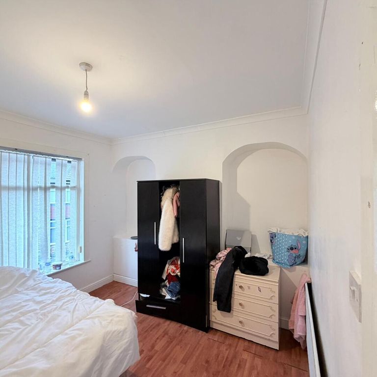 Property photo 3 of 12 Bedroom