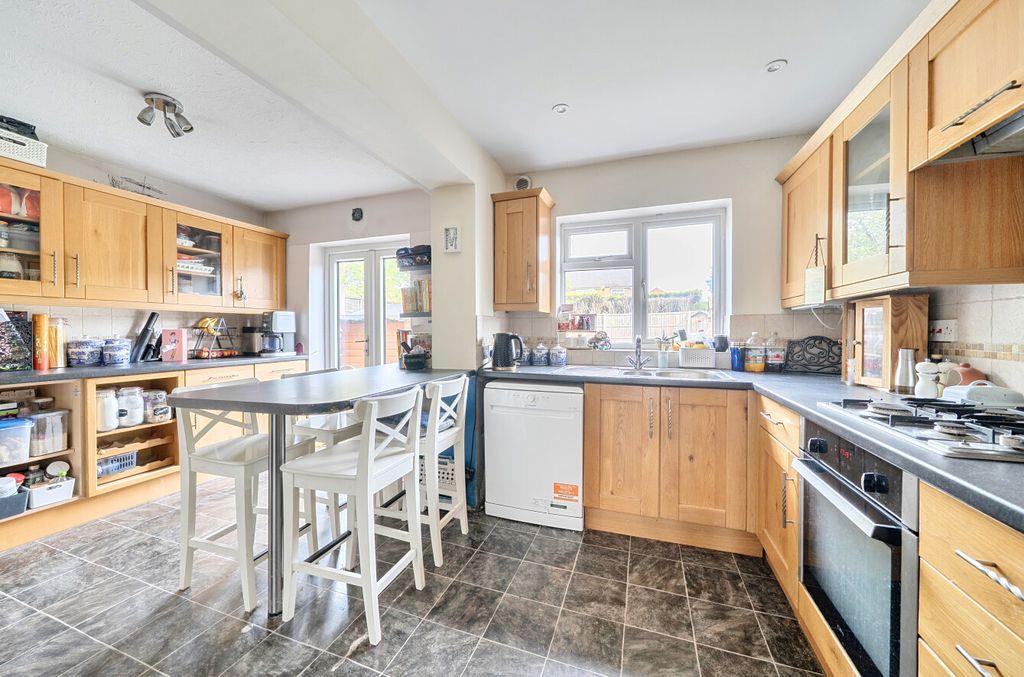 Property photo 3 of 13 1440295-8-69E65B0...