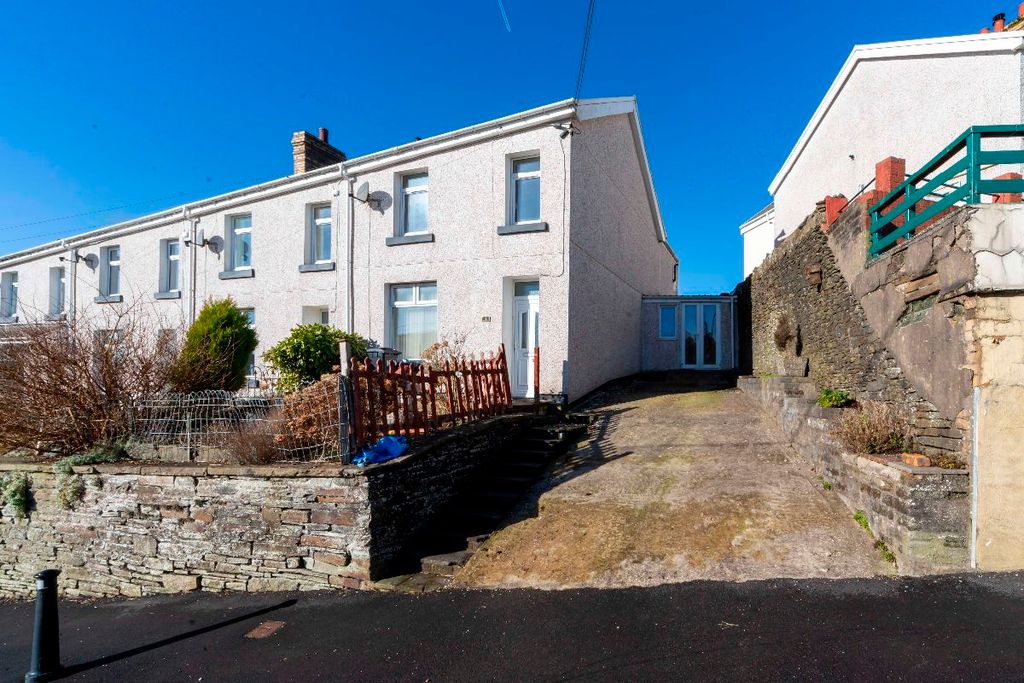 Property photo 2 of 26