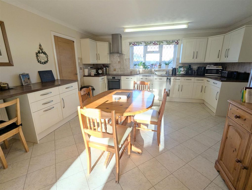 Property photo 2 of 20 Pxl_20251121_142116606~2.Jpg