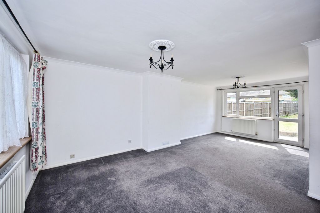 Property photo 2 of 19
