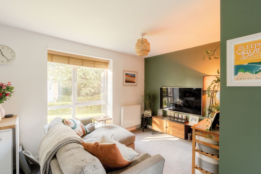 Property photo 2 of 16 Photo 4