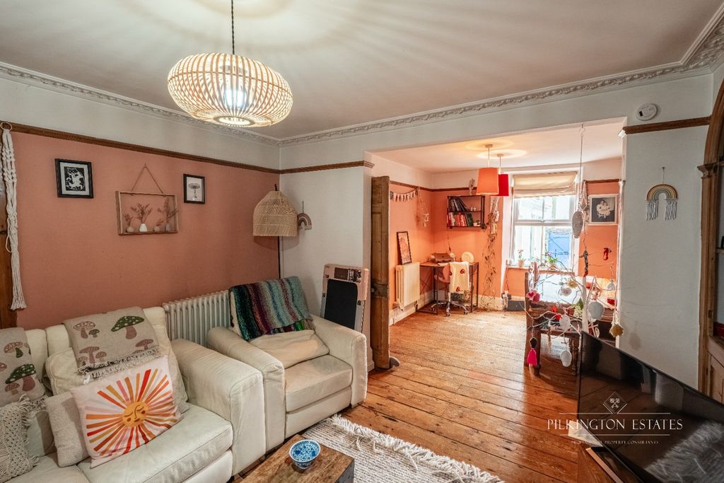 Property photo 3 of 13 4926164