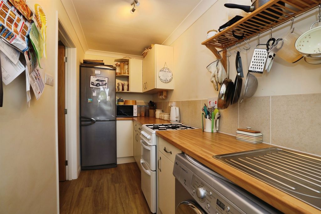 Property photo 3 of 12