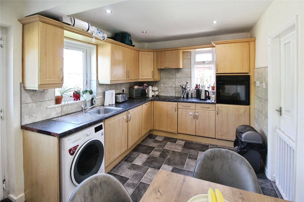 Property photo 3 of 13 Kitchen/Diner