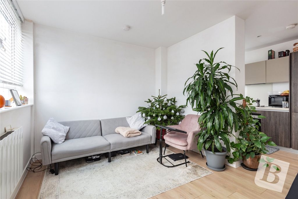 Property photo 3 of 13 Lounge/Diner