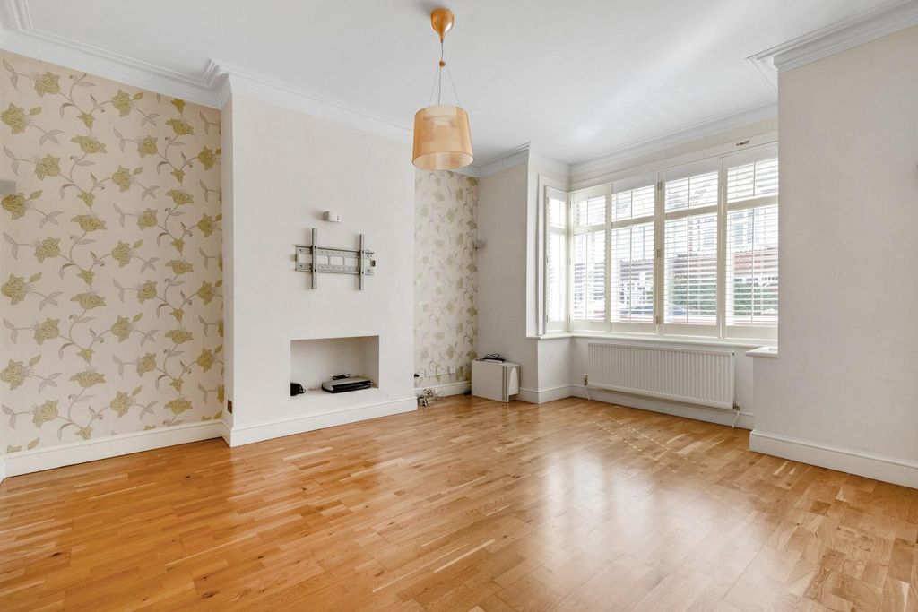 Property photo 1 of 19