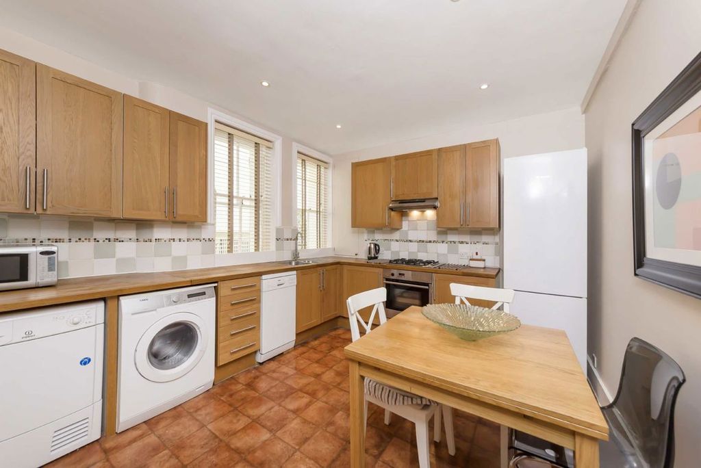 Property photo 3 of 8