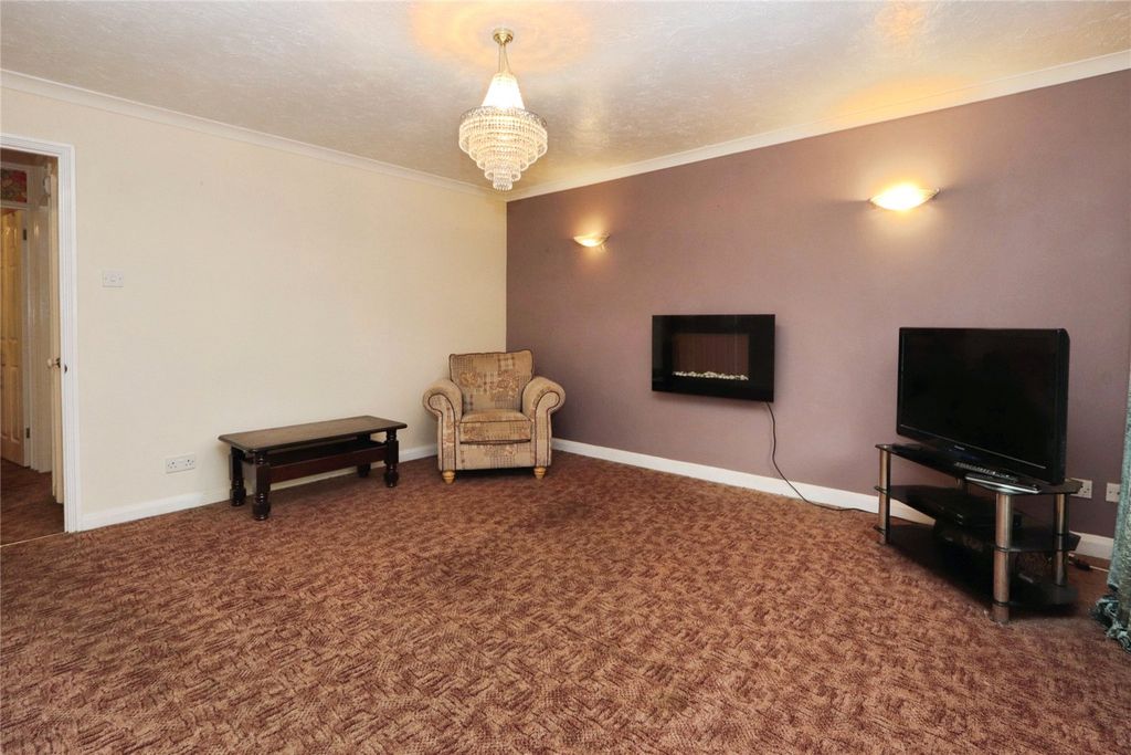 Property photo 3 of 14 Picture No. 12