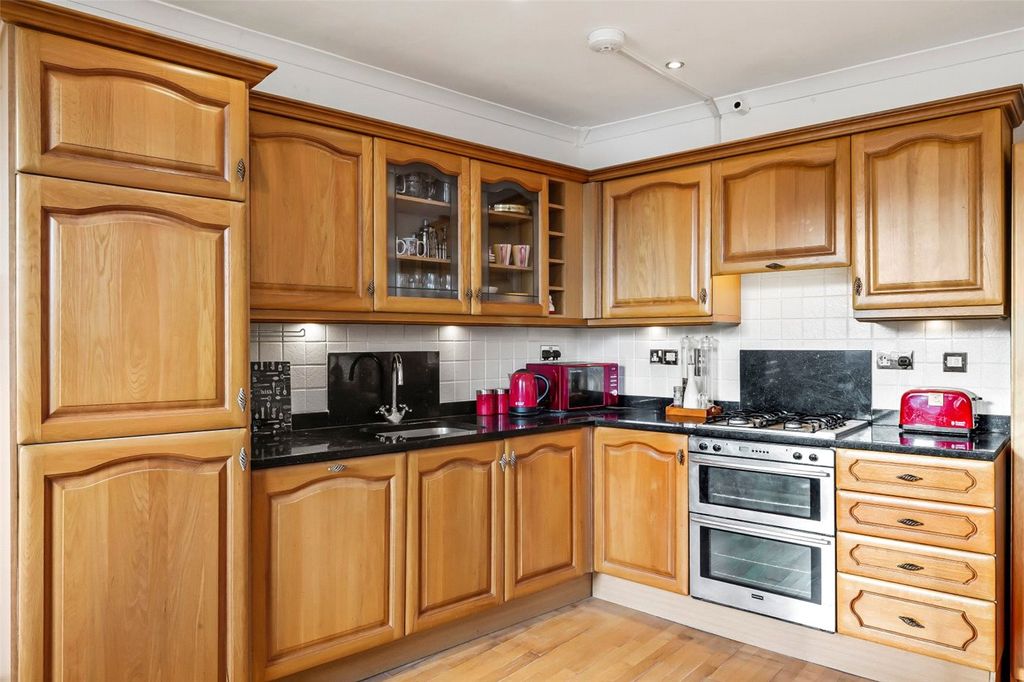 Property photo 2 of 14 Picture No. 12