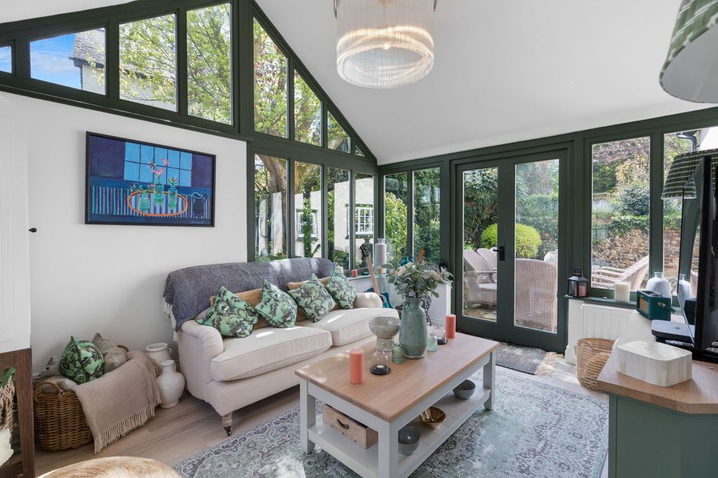 Property photo 3 of 25