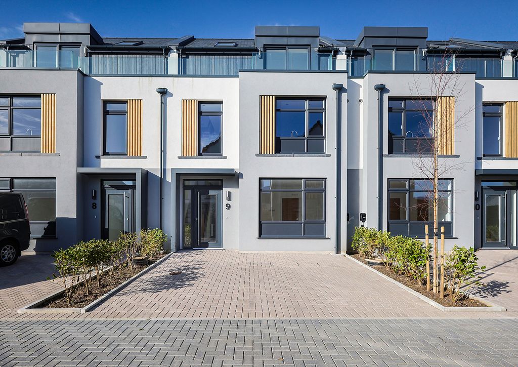 Property photo 1 of 16 Photo 0