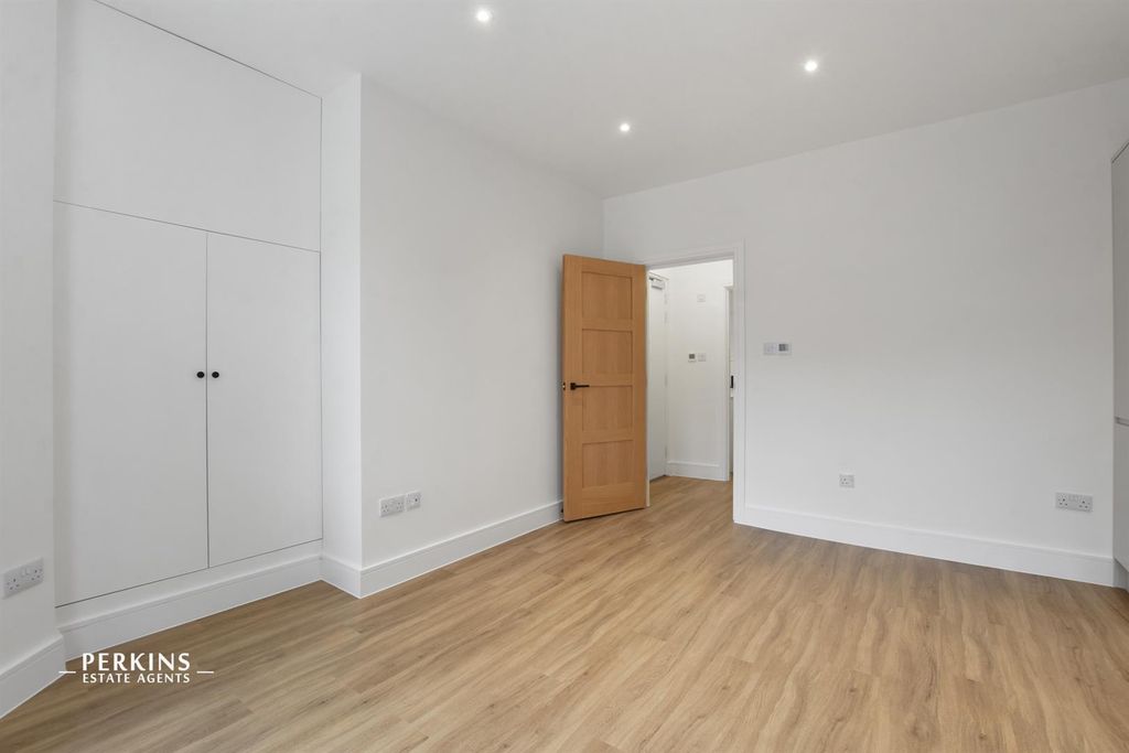 Property photo 3 of 7 Living.Jpg