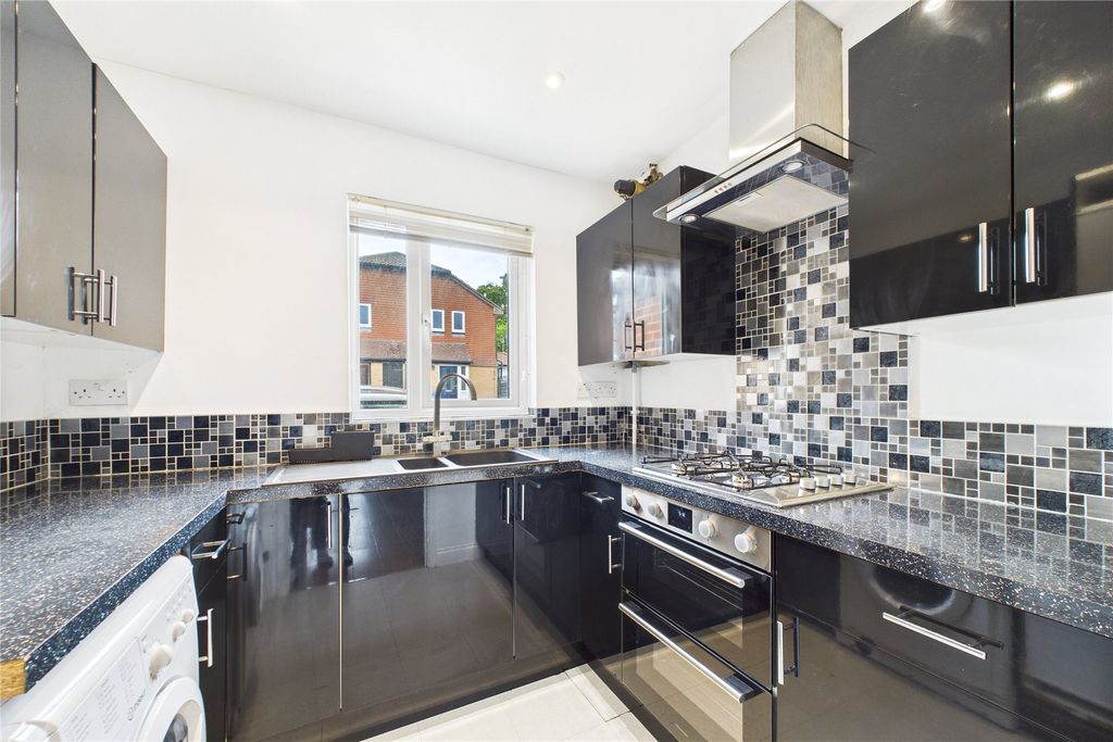Property photo 2 of 11 Picture No. 01
