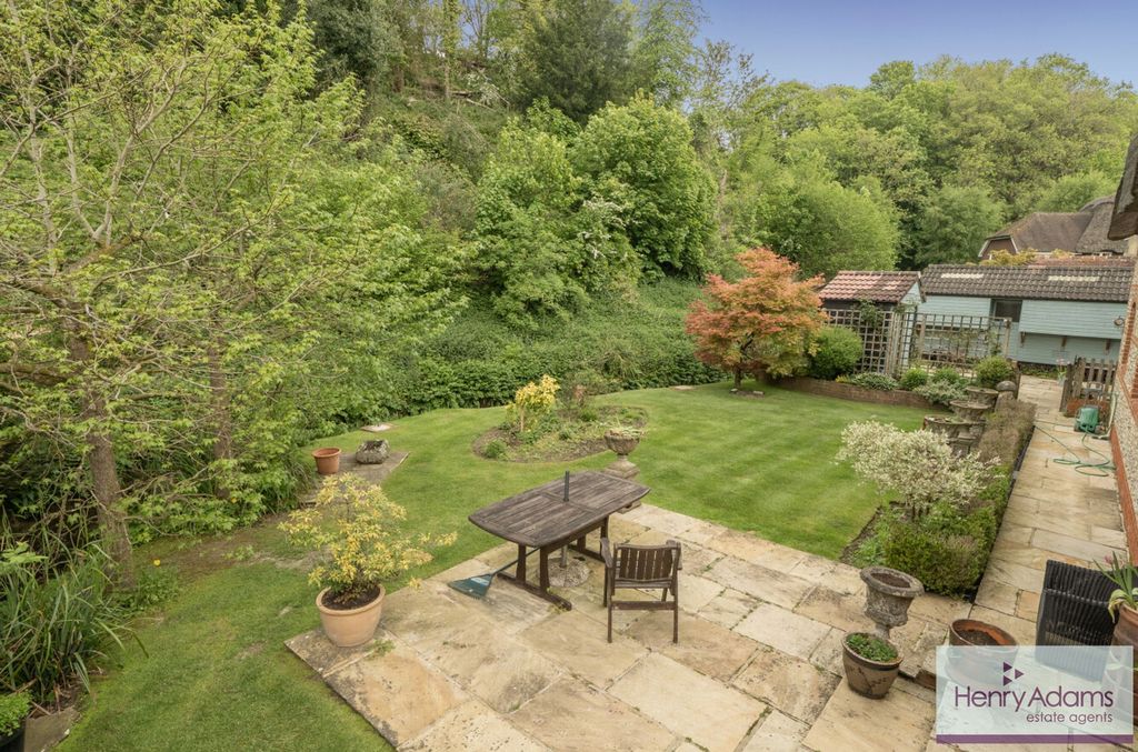 Property photo 3 of 18