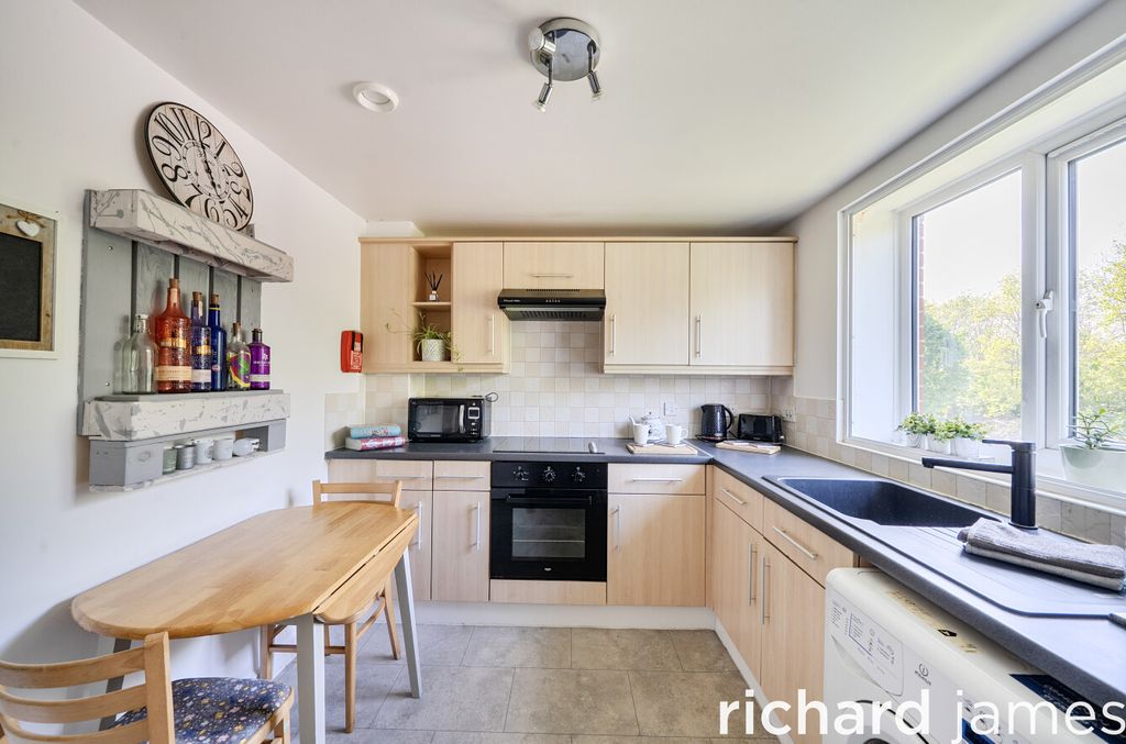 Property photo 2 of 12 4E23Ef21017F424794Eef96Ff5A473c3