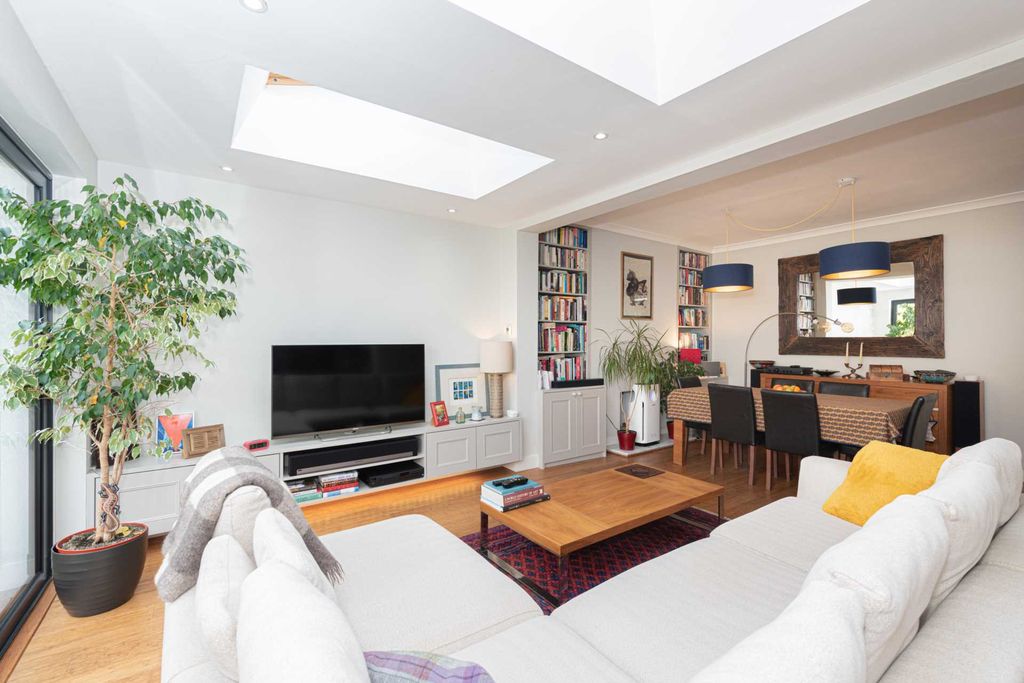 Property photo 3 of 16