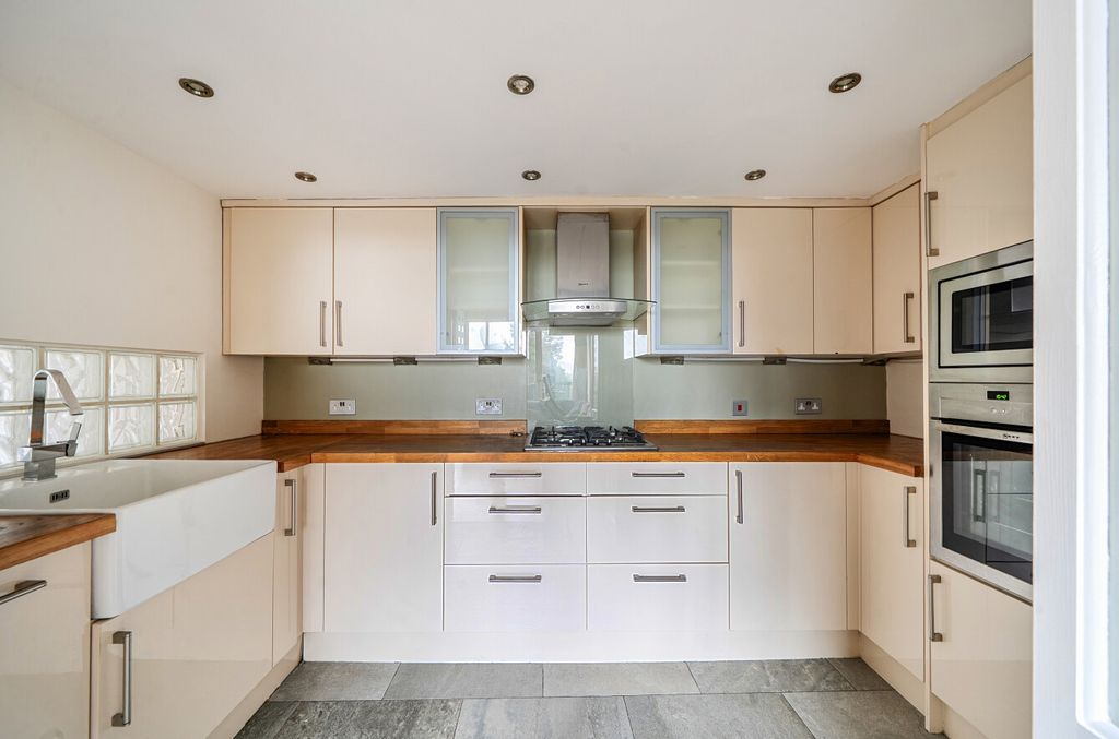 Property photo 2 of 15 1477321-12-6A2A94...