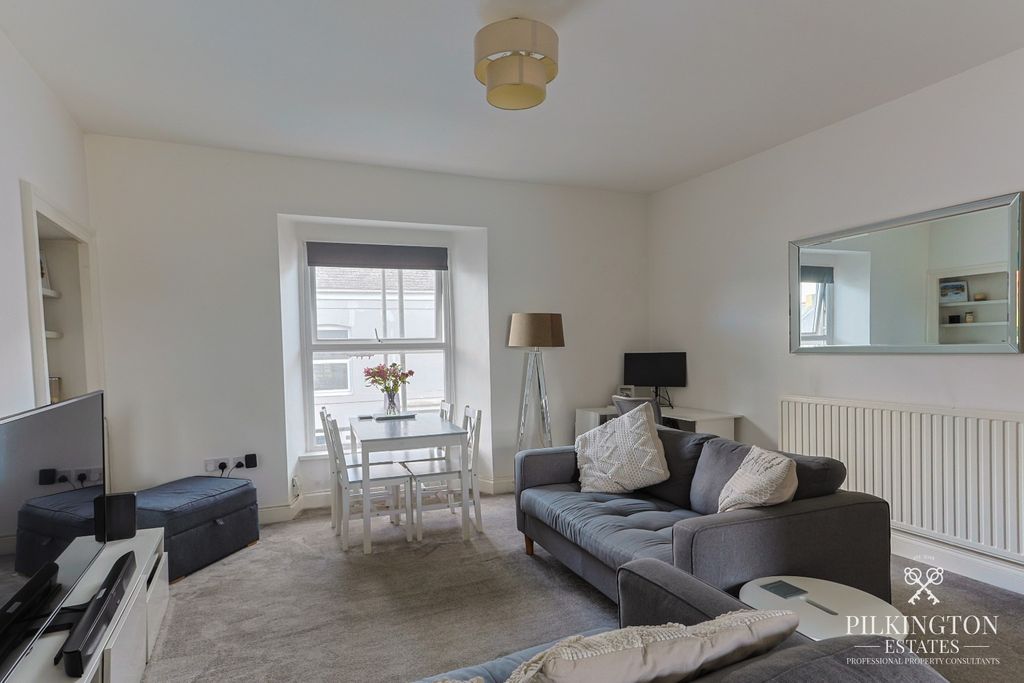 Property photo 3 of 12 5199394