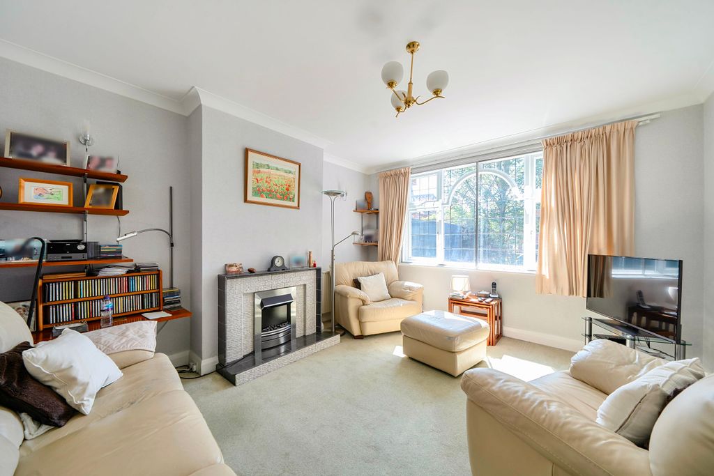 Property photo 3 of 14