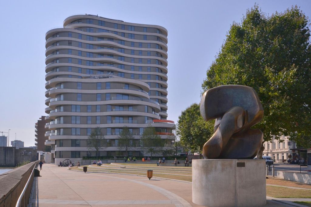 Property photo 1 of 19 Image