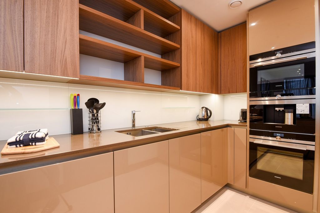 Property photo 3 of 9 Kitchen