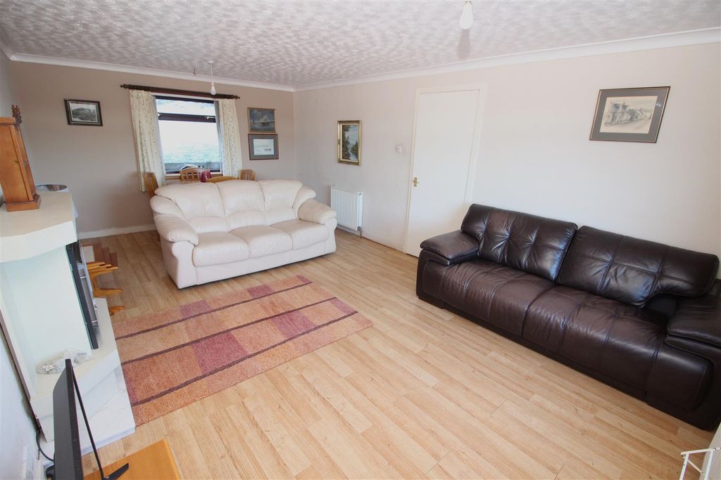 Property photo 3 of 15 Lounge 3.Jpg