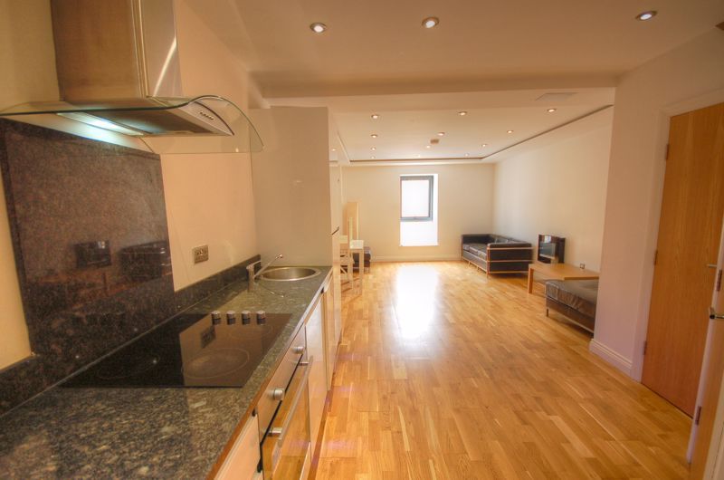 Property photo 1 of 7 Photo 5