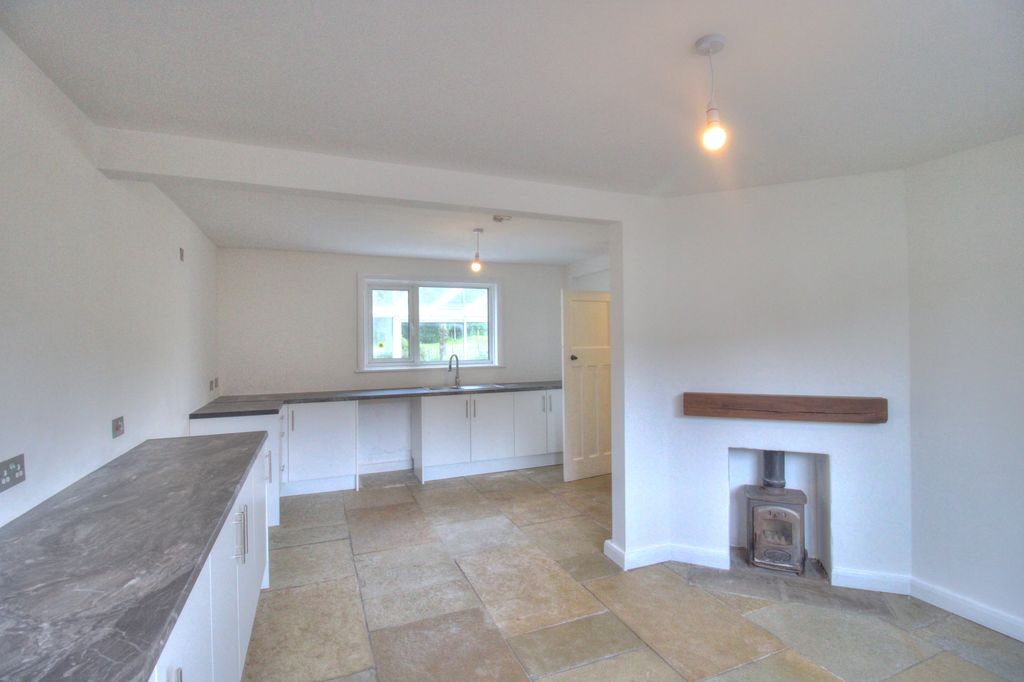 Property photo 3 of 37 Img_2080_1_2