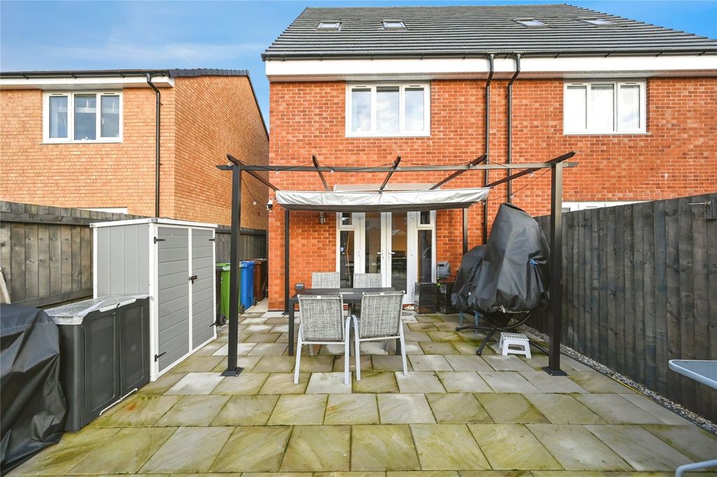 Property photo 2 of 17 Picture No. 11