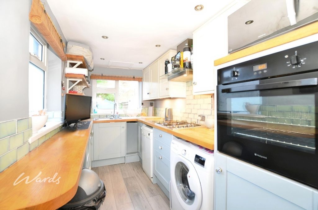 Property photo 2 of 12 Kitchen