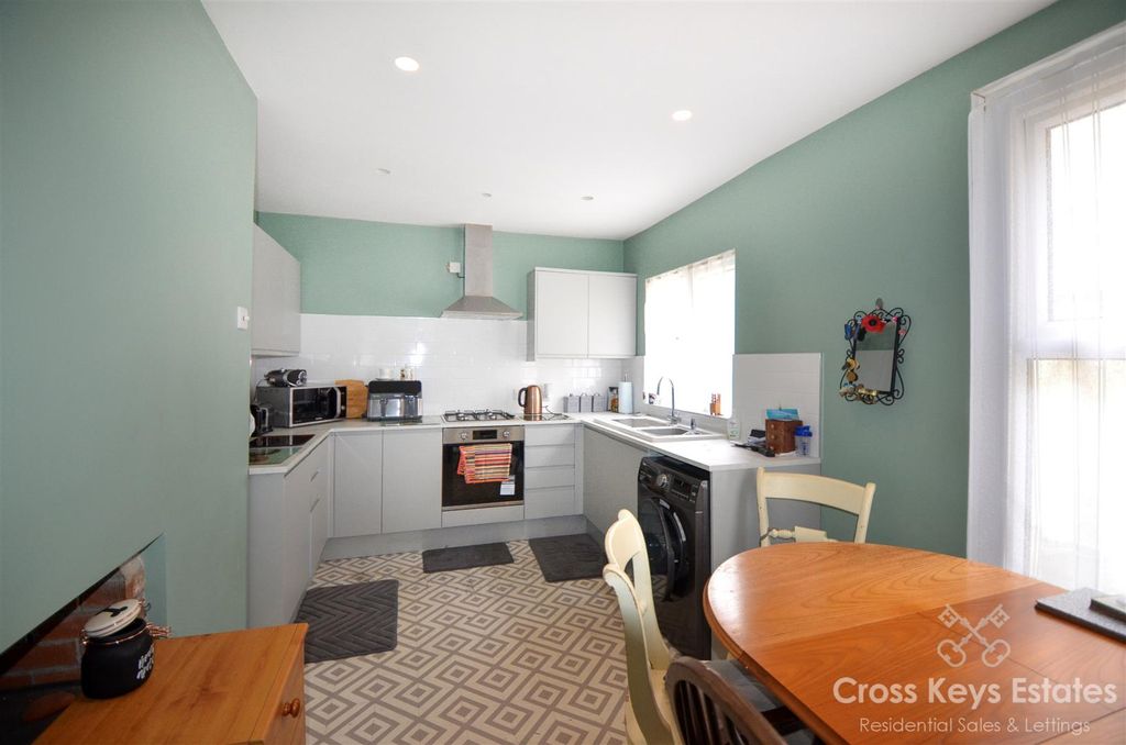 Property photo 3 of 18 Kitchen/Diner